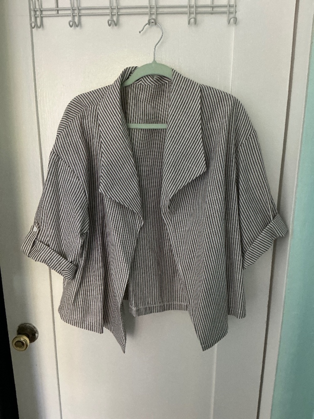 Women’s 2XL Black & White Striped Cropped Open Front Jacket